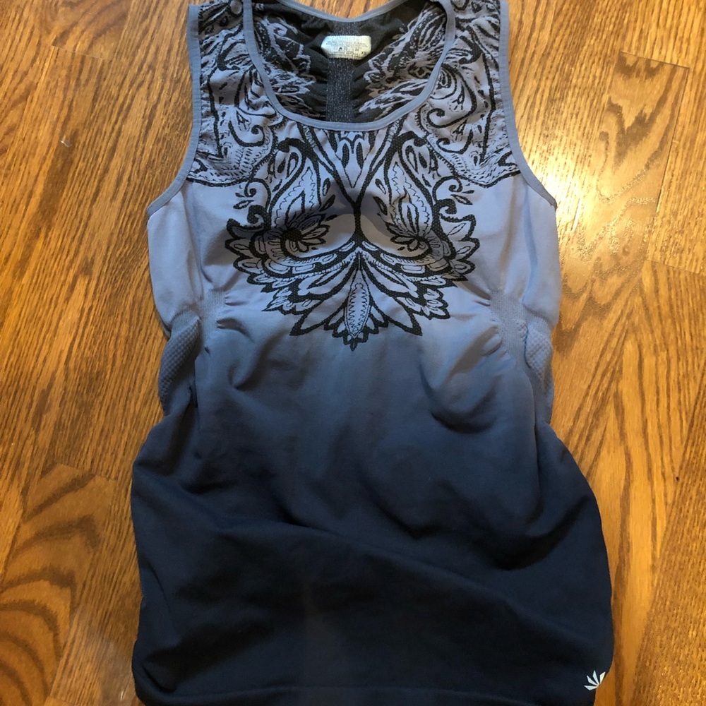 Athleta exercise top
